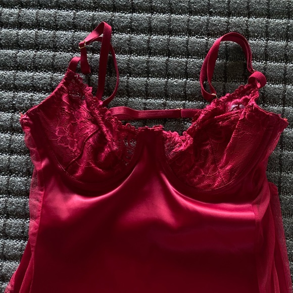 RED LACE BUSTIER DRESS - Picture 4 of 6